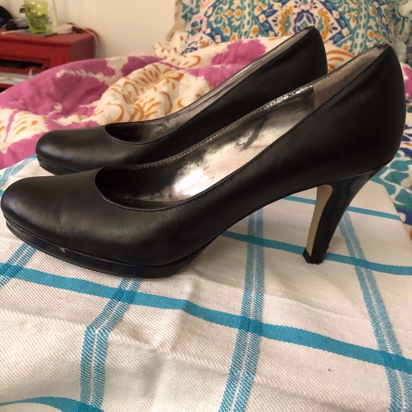 SOLD! Anne Klein black pumps -- size 7.5 - Picture 1 of 6